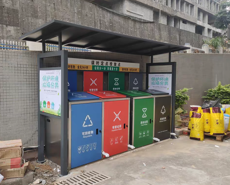 羅馬景福城，采購(gòu)了六套精美的垃圾分類(lèi)箱